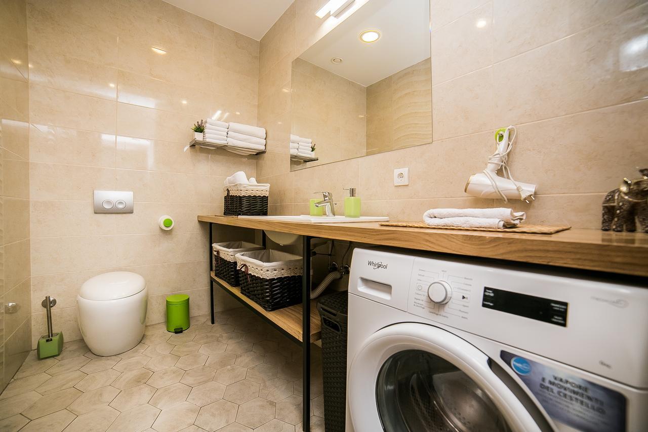 Cosmopolitan Apartment Belgrado Esterno foto
