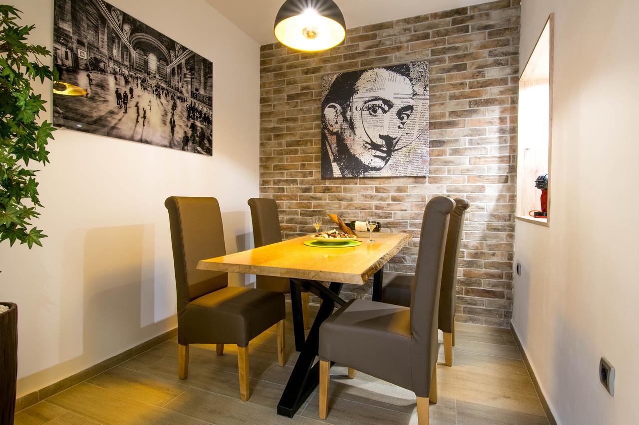 Cosmopolitan Apartment Belgrado Esterno foto